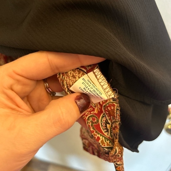 Women's 1X Blouse Notations Woman Long Sleeves Button Down Paisley Print blouse - Picture 10 of 10